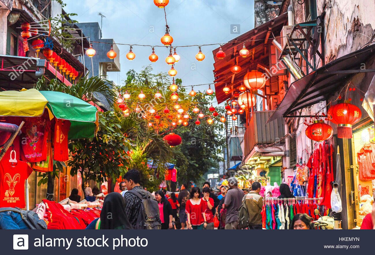 A-walkway-with-hanging-lamps-and-lanterns-in-old-jakarta 