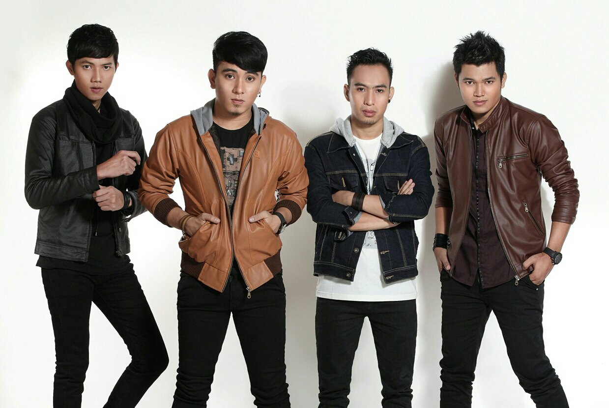  ILIR7  BAND RILIS SINGLE GRESS BERTEMAKAN CINTA SALAH APA 