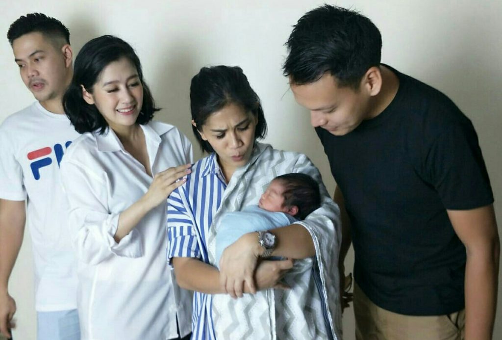 Anara Langit, CUCU PERTAMA Erna Santoso & Ingin Nikmati Jadi Eyang